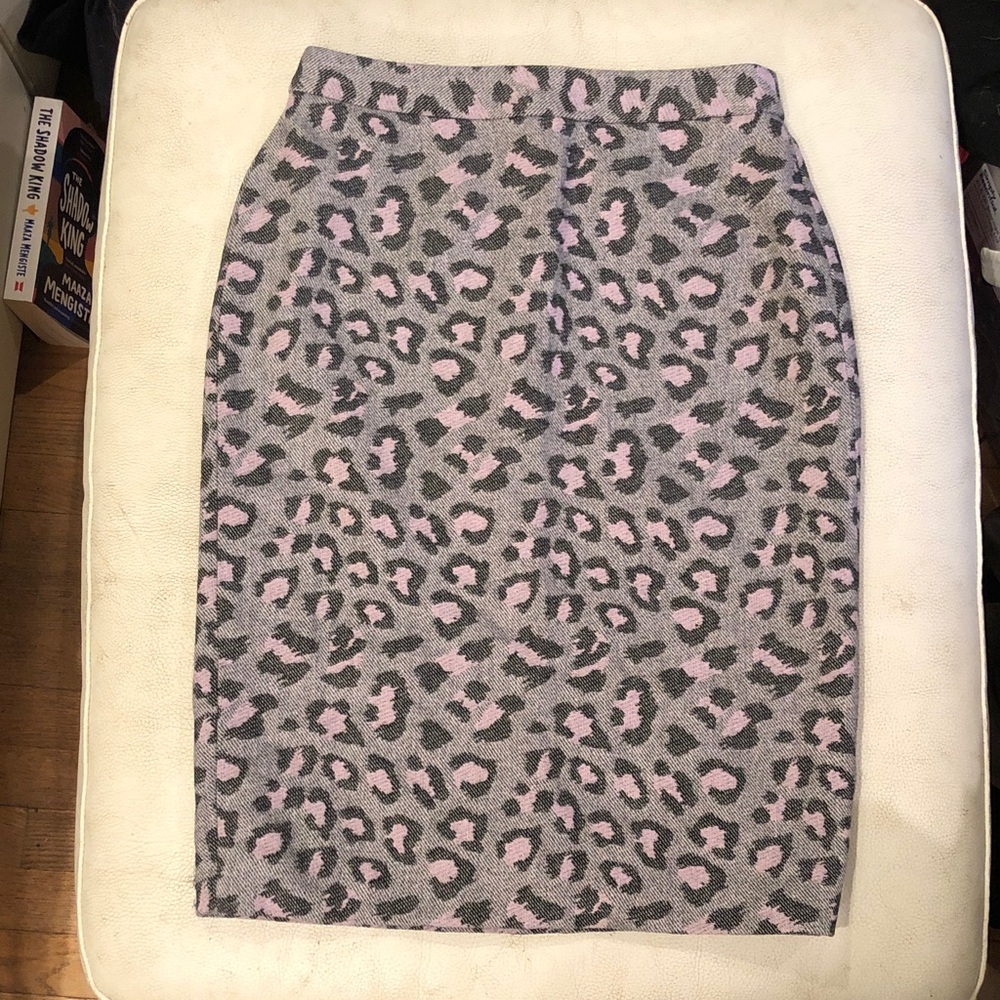 Talbots NWOT gray/pink leopard spot pencil skirt